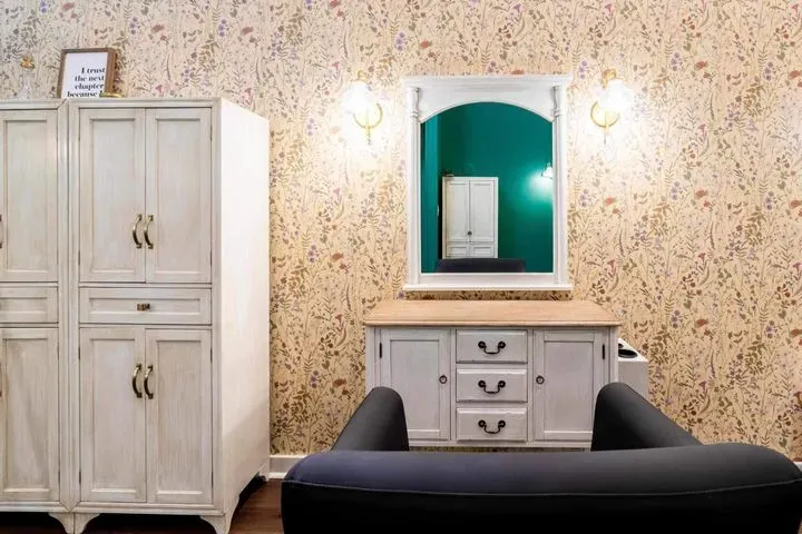 https://cdn.salonspotlight.com/photos/J292P7fJF99FV4okVlS8/127561ca-27b2-480c-9293-96fe0efadebf_720x720