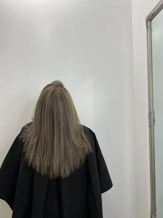 https://cdn.salonspotlight.com/photos/J43QbHTHCsSTvm4TYhnb/eec0160c-1be7-47aa-8ade-e096229da5cf_720x720