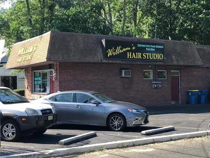 https://cdn.salonspotlight.com/photos/JAqSvtgAAxdeXmmOMdwY/ad14125b-21d7-451b-8f77-d894d76f1125_720x720