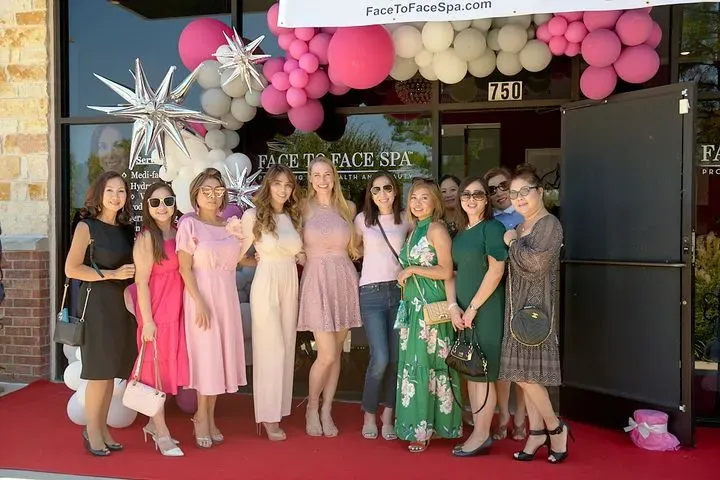 https://cdn.salonspotlight.com/photos/JBOfG3E4tXaLJGdIoKkf/ec719188-6b47-4bc7-b375-333af9c2a68c_720x720
