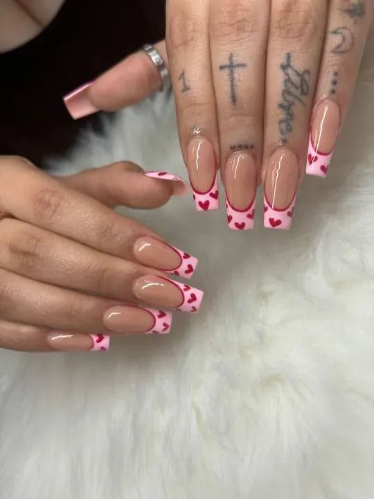 https://cdn.salonspotlight.com/photos/JDdUOFPi0FNwpHwkkTws/7082fe85-b46e-47c8-a02e-54cdebb229d6_720x720