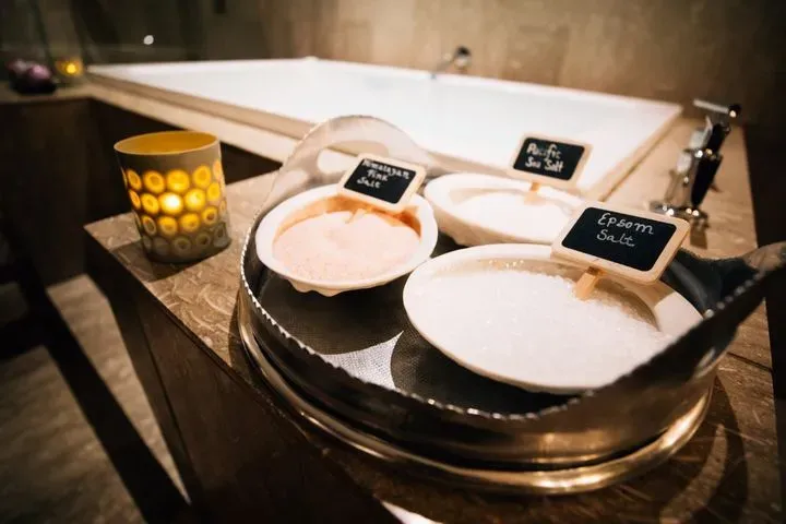 https://cdn.salonspotlight.com/photos/JEiqEquisWkJO3kDoLbH/0e468d8b-2313-4fe1-882b-663ee70f974c_720x720