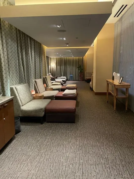 https://cdn.salonspotlight.com/photos/JEiqEquisWkJO3kDoLbH/f07dc498-22d2-46e6-94d8-53cca13bb13a_720x720