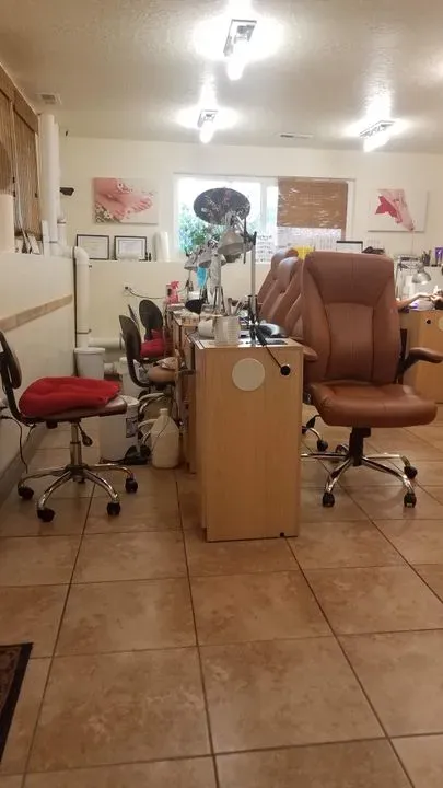 https://cdn.salonspotlight.com/photos/JF0PUM5G28lnP6Mb6ppE/502aa8bf-c1ec-4738-b4db-eec0f6fa0fd1_720x720