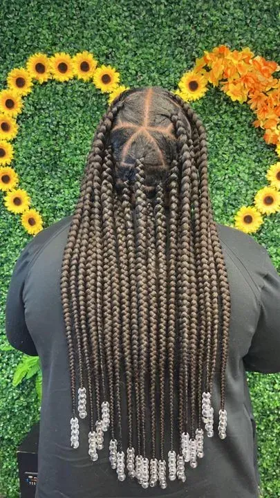 https://cdn.salonspotlight.com/photos/JIR6k9c35OapxutKJ4KX/10287a18-647e-409a-bb92-bd4f6ad7aa28_720x720