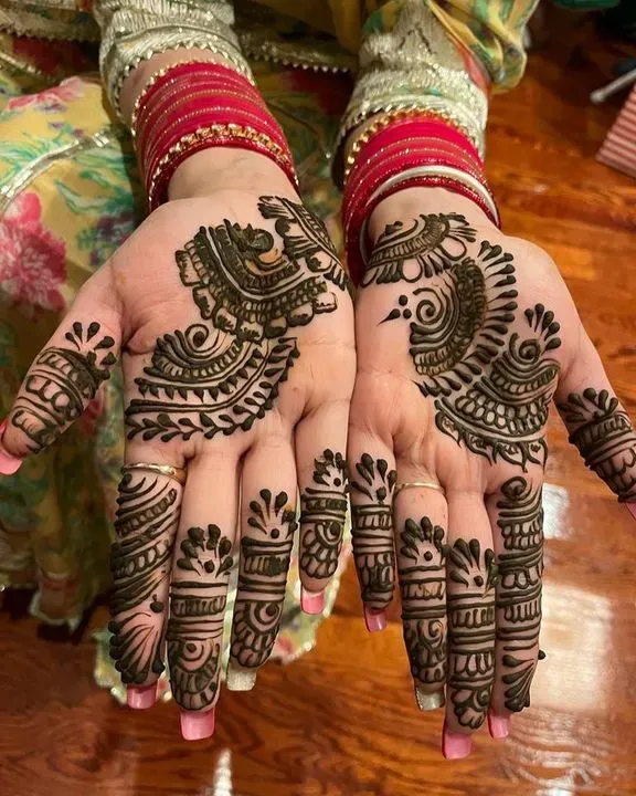 https://cdn.salonspotlight.com/photos/JIwzgktBeskLZrG1axAp/e5ed6290-1d3a-4a89-8228-1f8685db88bc_720x720
