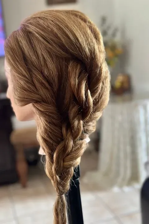 https://cdn.salonspotlight.com/photos/JL64xmTgbM6awHJogUHf/b9e3f7d7-f838-49bf-8028-76bb03ee6504_720x720