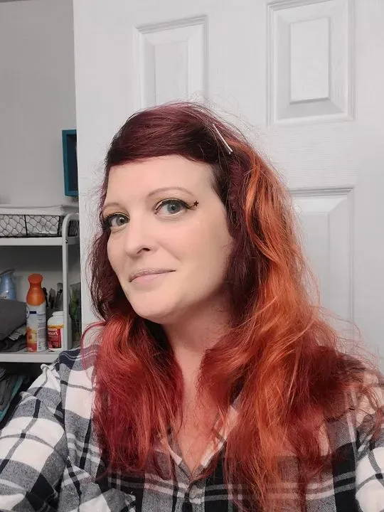 https://cdn.salonspotlight.com/photos/JLxuHLVBsfURjRQNCTm3/992d00ff-a7ba-425d-915a-96c63a8ea5eb_720x720