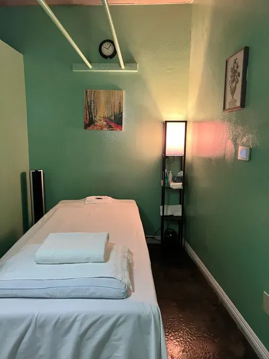 https://cdn.salonspotlight.com/photos/JNssEi98MzTR30kNNHfn/61fdcfa1-5745-4b3c-ad0c-2b28d00b0818_720x720