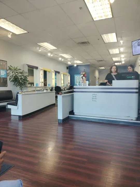 https://cdn.salonspotlight.com/photos/JPRkFCRtSvx4bDS9iRUw/8ca4d905-2d0a-417f-889f-7e560b03eb0c_720x720