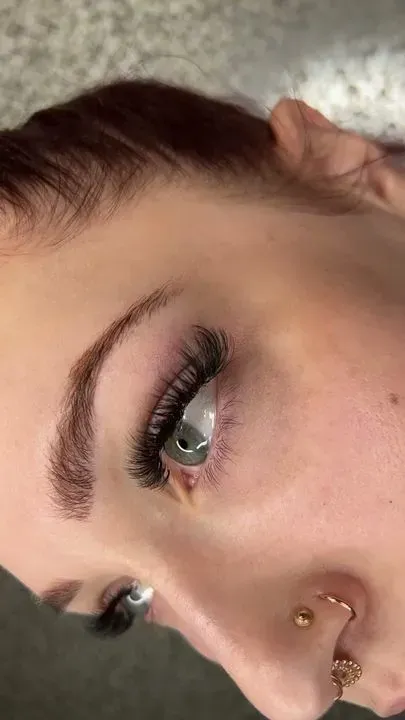 https://cdn.salonspotlight.com/photos/JQqPJLxfH1ydCEFqqb9D/3ede52b9-72fc-42ba-ab6a-bc3a725338fc_720x720