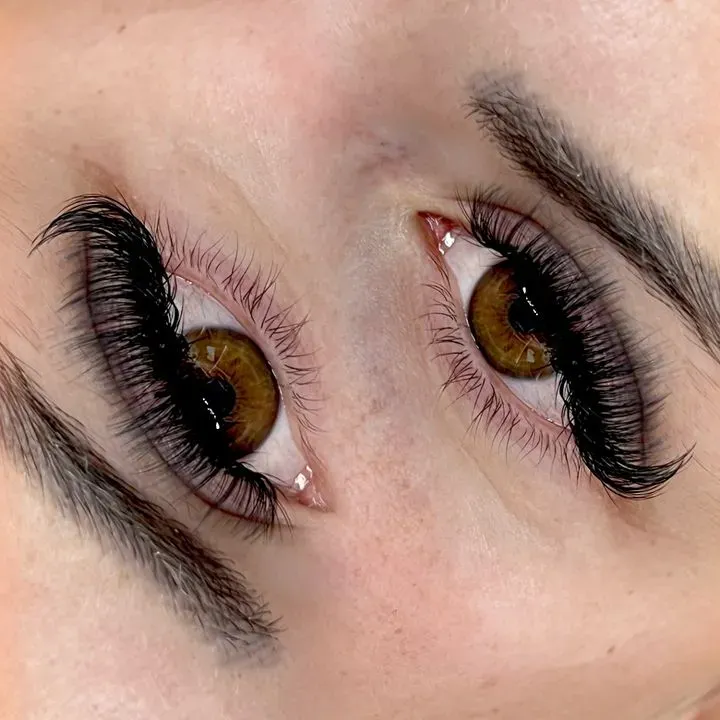 https://cdn.salonspotlight.com/photos/JQqPJLxfH1ydCEFqqb9D/45a288a3-5674-4bcb-81bf-5ba5ea2ab849_720x720