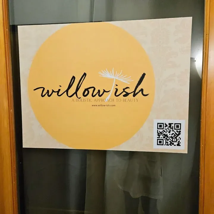 https://cdn.salonspotlight.com/photos/JTQsYl3xVIeKaxh2mVR8/6f05131d-e4f0-449c-9af6-eb818664e0cb_720x720