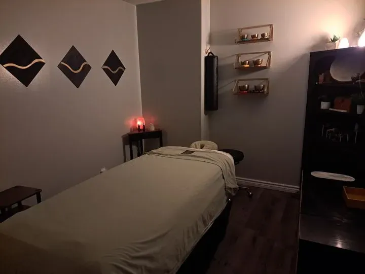 https://cdn.salonspotlight.com/photos/JU2rArE0rNoHIPNvI1qU/847e0b05-41ad-4f33-bc18-f8d66837ab50_720x720