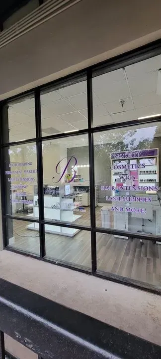 https://cdn.salonspotlight.com/photos/JUi6L9yUkhJpstw0uOg7/456f1173-00bd-40db-aae2-66c666a4556b_720x720