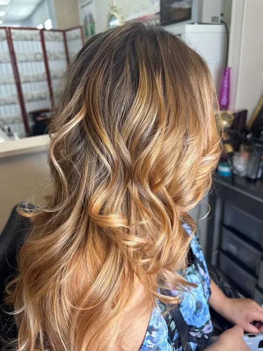 https://cdn.salonspotlight.com/photos/Ja6i1v8HPvS1Zj87uAOw/5f7a2678-9f83-427c-846d-93cc1a8218d2_720x720