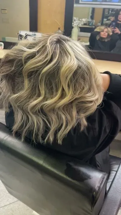 https://cdn.salonspotlight.com/photos/Ja6i1v8HPvS1Zj87uAOw/fa14ad39-0de7-482e-b88a-8259952f00bd_720x720