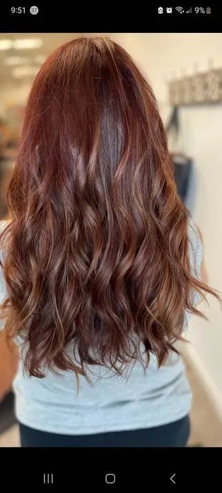 https://cdn.salonspotlight.com/photos/JcxqTfKn0AursgZ1hSLR/d427bb81-fe91-49eb-b1b7-dd93983acdd4_720x720