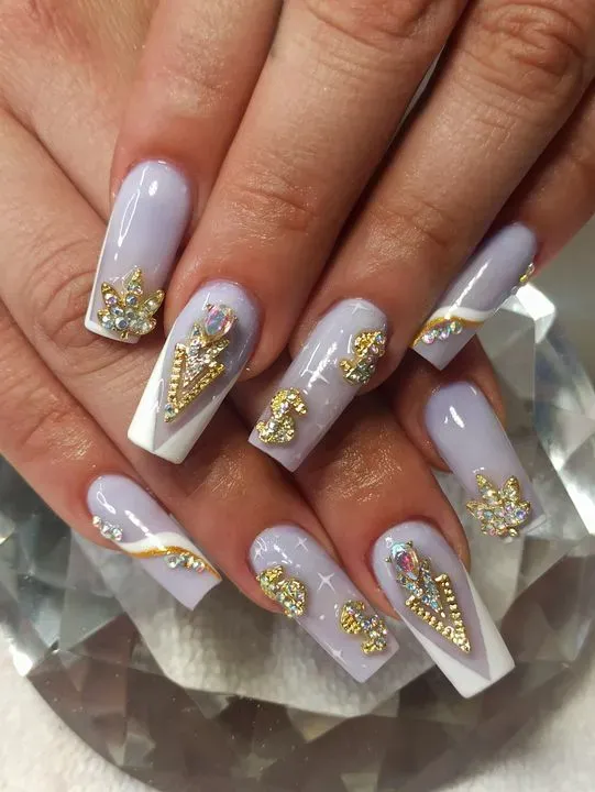 https://cdn.salonspotlight.com/photos/JdaoW9EjtR77PbWxYGms/e690f1e3-76ef-41e8-9318-fa1e226d5467_720x720