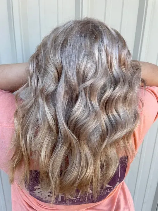 https://cdn.salonspotlight.com/photos/JfSG53KWHg9GgNrjtrY2/31483f1e-8680-4735-86dd-e3f14eab9370_720x720