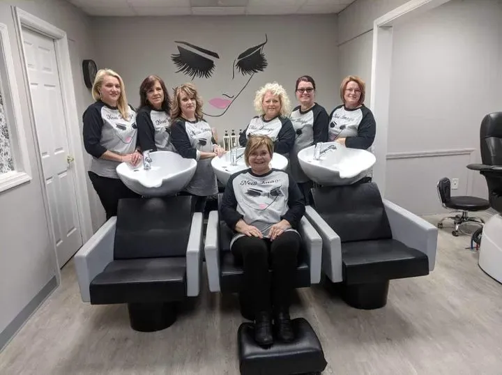 https://cdn.salonspotlight.com/photos/JfSG53KWHg9GgNrjtrY2/91bdaf10-5309-4d46-8089-899ec54b6df9_720x720