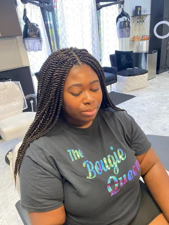 https://cdn.salonspotlight.com/photos/Jjsy70vSYqIXJkMi9SFi/783334e8-d3f6-47a6-b435-d1e3a4b6540f_720x720