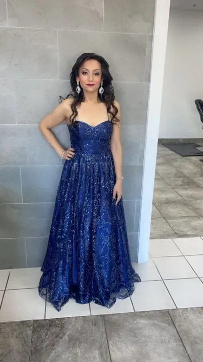 https://cdn.salonspotlight.com/photos/JlNQHqgyvNuZRrulkrqf/223cc6c1-aeab-4fe1-b3fb-f4fbc8287af5_720x720