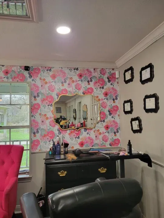 https://cdn.salonspotlight.com/photos/JlShlEnzRYOFbLTnhHg8/04f31483-9962-4a83-846a-a9d87701ed69_720x720