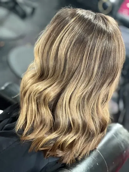https://cdn.salonspotlight.com/photos/JlShlEnzRYOFbLTnhHg8/7108d2c9-35c8-4dd6-ad6f-91a8580398a6_720x720