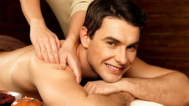 https://cdn.salonspotlight.com/photos/JnNCHdNs6jS8KUJ83QEU/1061b9f5-59a9-49a2-8058-8689c564acf3_720x720
