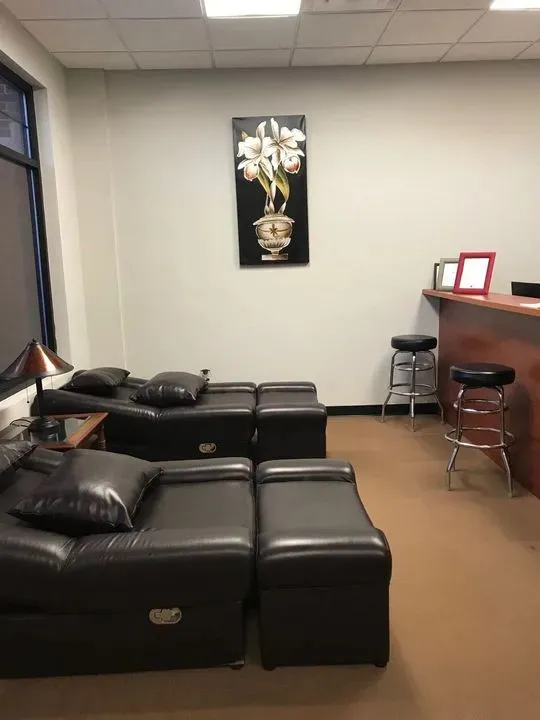 https://cdn.salonspotlight.com/photos/JnNCHdNs6jS8KUJ83QEU/b2c96020-a630-4a60-b309-443ac2908d14_720x720