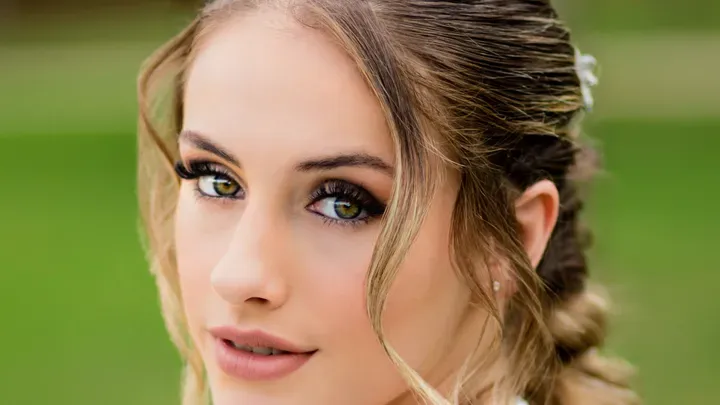 https://cdn.salonspotlight.com/photos/Jo54W4LVfRlosWq8mGyu/f4549674-3353-4452-b037-003869c7a12c_720x720
