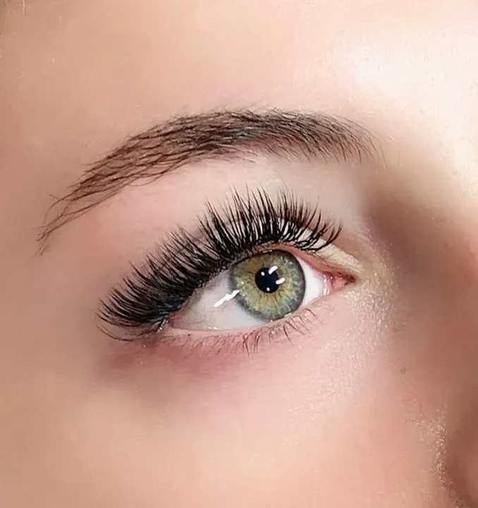 https://cdn.salonspotlight.com/photos/Jo54W4LVfRlosWq8mGyu/f493bc30-3bea-4695-96d3-b6c62566424f_720x720