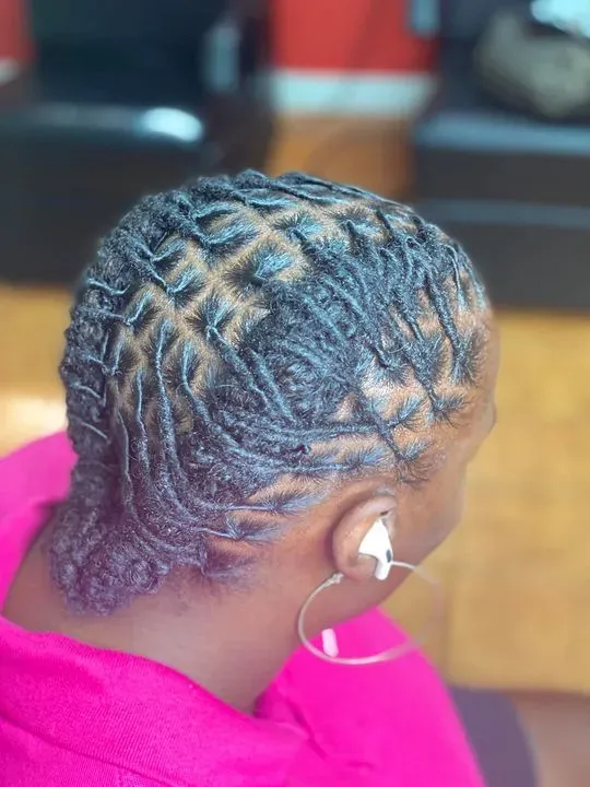 https://cdn.salonspotlight.com/photos/JocUPbQzne0TRAqhXWCm/ab43dadf-f8be-4b20-b7cc-dd8f0e55e41f_720x720