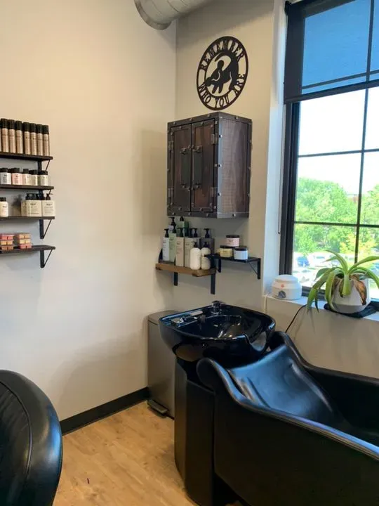 https://cdn.salonspotlight.com/photos/Jqwb2mCVfcm5AVCL521J/3812eec0-2f5b-4479-8162-329a0120eaca_720x720