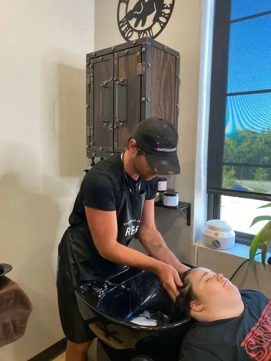 https://cdn.salonspotlight.com/photos/Jqwb2mCVfcm5AVCL521J/fdb84293-68d7-460b-8b1f-47bc874d843e_720x720