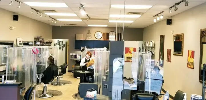 https://cdn.salonspotlight.com/photos/JttH5Hvj9Hn8efMc0rZr/23969810-6a4d-4ec5-9f6c-a544a6c5f0f0_720x720