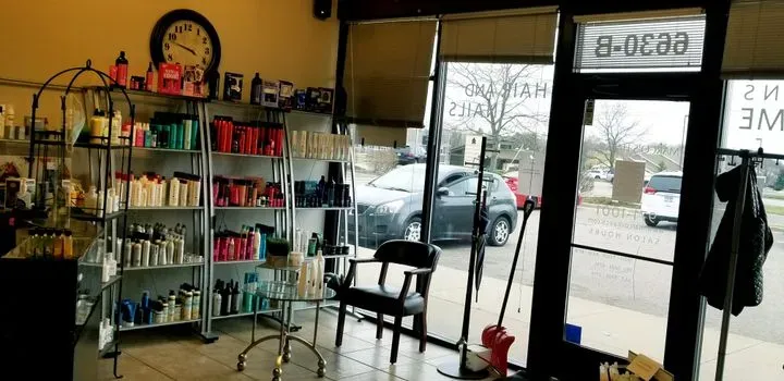 https://cdn.salonspotlight.com/photos/JttH5Hvj9Hn8efMc0rZr/29a4dfb5-2d0b-425f-ad1b-ca1bb78a236c_720x720