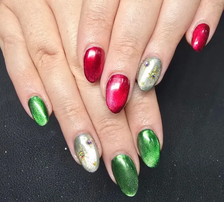 https://cdn.salonspotlight.com/photos/JtvfmwH050pqF8GZliui/ac04e1eb-3d48-4996-ab25-348471f8a8b0_720x720
