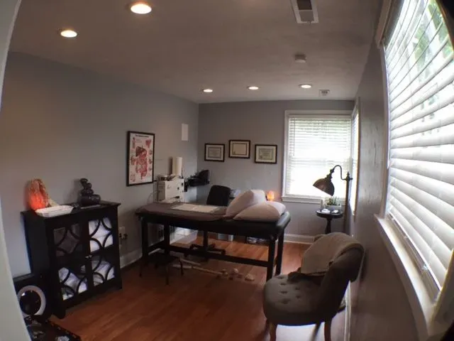 https://cdn.salonspotlight.com/photos/Juvb9GCfaPNYGQLbYv9D/42c5d7ea-4d58-4b80-bde0-860268276a54_720x720