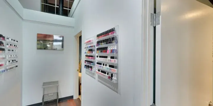 https://cdn.salonspotlight.com/photos/JwPUAycmb7gbKgSfN5EQ/4bc3431b-8261-48c3-abea-685f9b1f16cf_720x720