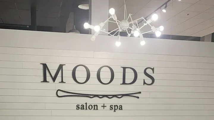 https://cdn.salonspotlight.com/photos/JwPUAycmb7gbKgSfN5EQ/88301f16-c346-4ac8-b404-10acae756511_720x720