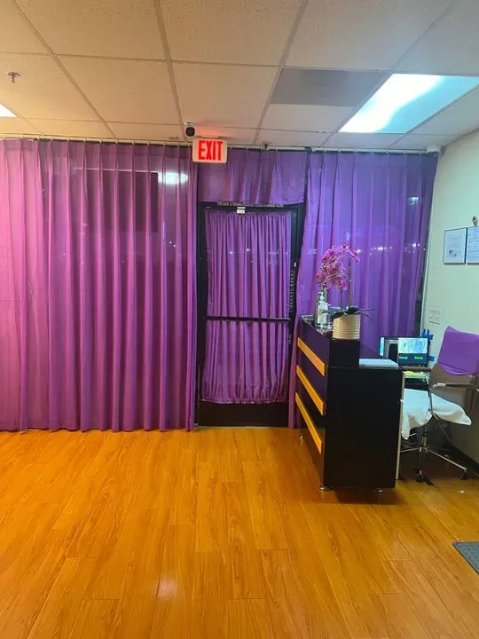https://cdn.salonspotlight.com/photos/Jx9gTTNS2A0QUYWN6IaY/aac24389-dc1a-4b71-ad56-680d738f1e98_720x720