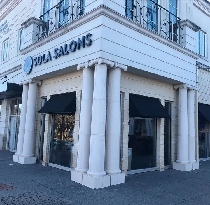 https://cdn.salonspotlight.com/photos/JyEcqZSXhxgDVssu4Mur/8dc4825d-f638-4232-80fe-4d28bccb24f7_720x720