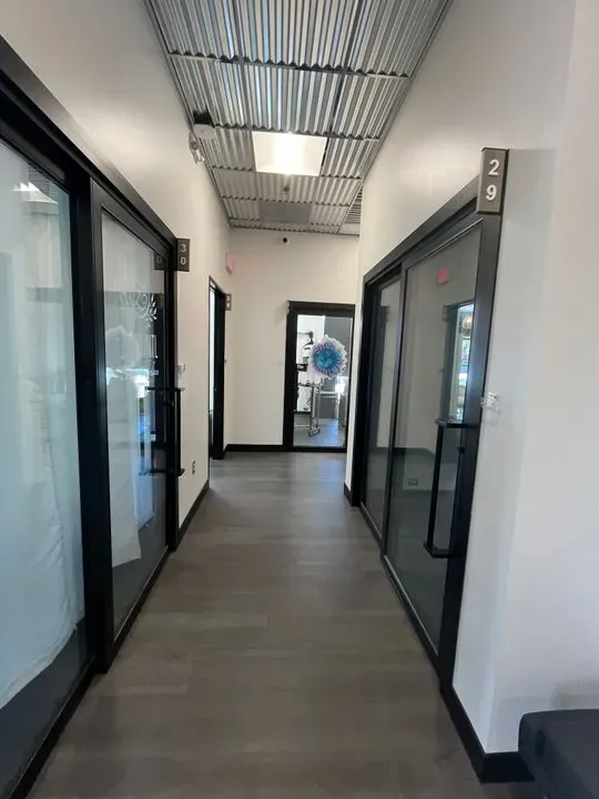 https://cdn.salonspotlight.com/photos/JyEcqZSXhxgDVssu4Mur/a68fae2e-0a4c-407f-b6b9-d26775588abb_720x720
