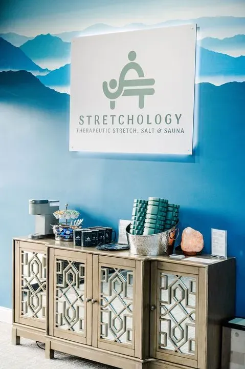 https://cdn.salonspotlight.com/photos/K1HYuFfX78tilFYPKMJF/2e4868c4-d9a1-40e9-9d3c-70c19b27a321_720x720