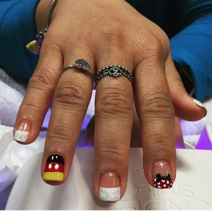 https://cdn.salonspotlight.com/photos/K1lF37n7QSIFA1EO3FCo/782530e0-8d37-4f94-855d-8f8841c71861_720x720