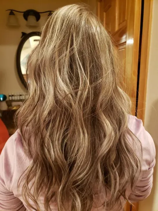 https://cdn.salonspotlight.com/photos/K3SwsaiP9jYcCakpGYXH/90091694-f9c1-45fc-8081-7bcf1985ac39_720x720