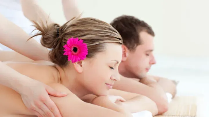 https://cdn.salonspotlight.com/photos/K4ExODoCybXmAG1Hbm3o/f7c4042b-0bc1-466e-a91a-f4ccdb5bdfcb_720x720
