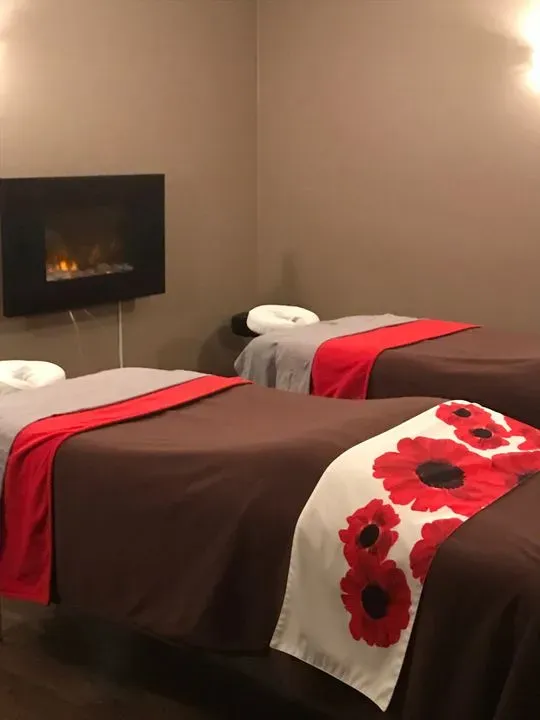 https://cdn.salonspotlight.com/photos/K4yGahtx4wpNwivp4vSz/260fe5e8-d253-4d83-a47c-05d9184f90c1_720x720